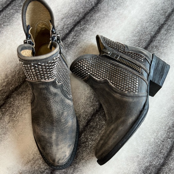 Corral Shoes - Corral Q0124 Studded Black Leather Cowboy Western Boots